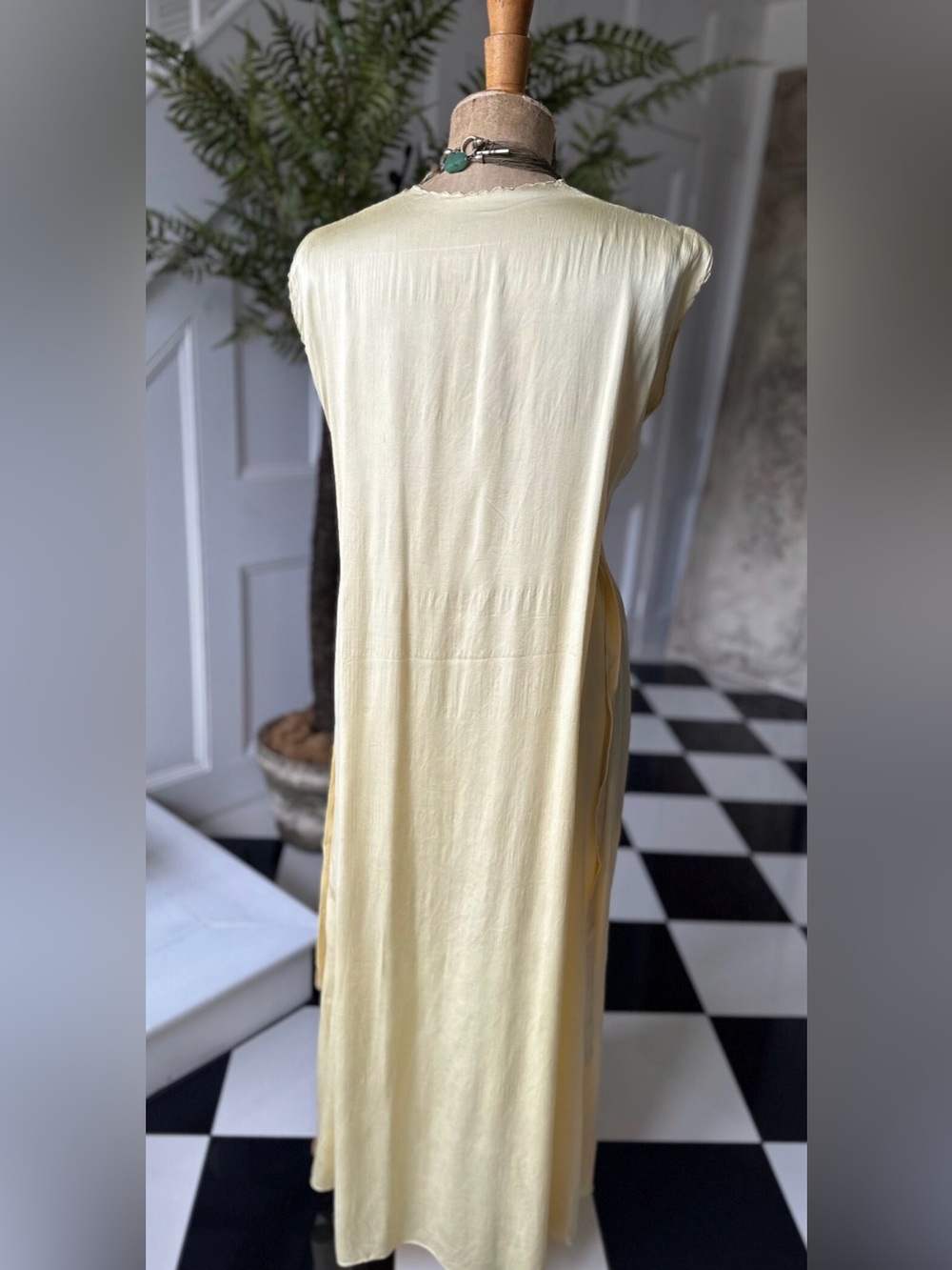 Antique Vintage Elegant 1940’s Cream Yellow V-Neck Maxi Silk Slip Dress - Picture 7 of 10